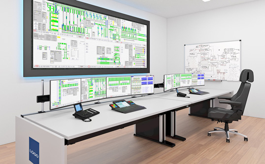 Kontrollraum mit ControlDesk Tisch und Monitorwand